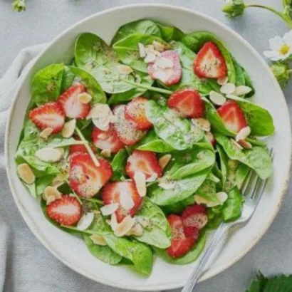 Spinach and Strawberry Salad